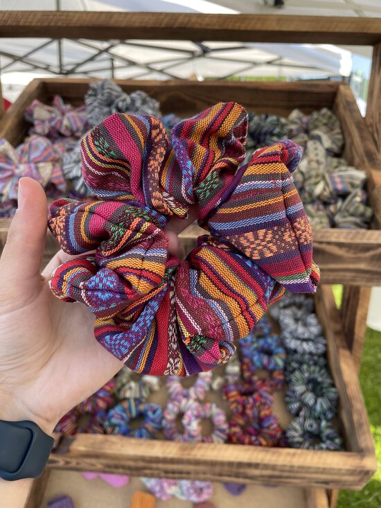 Tautiskā matu gumija - sarkanajos toņos, 3 izmēri